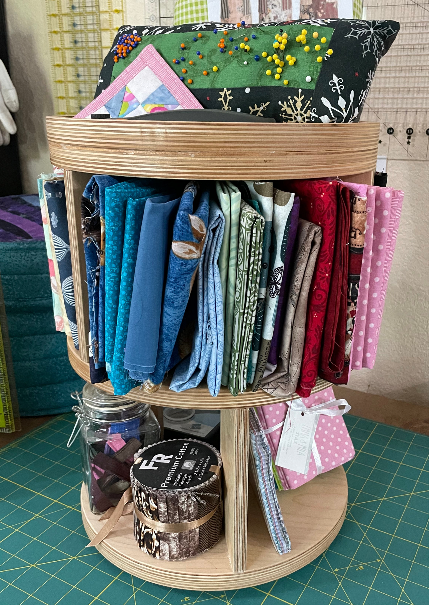 Rotating sewing room organizer